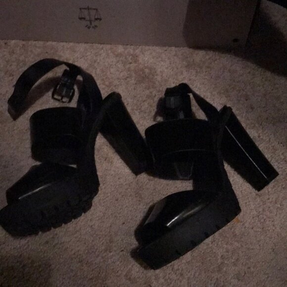 Heels - Picture 2 of 2